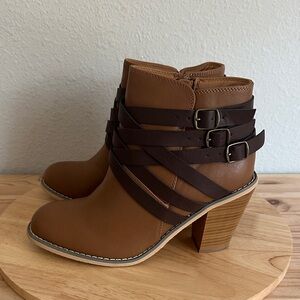 Journee Collection Womens Strap Stacked Heel Booties new 8